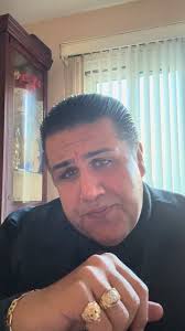 You know, being Italian 🇮🇹we have a lot of gestures that speak a thousand  words! What does this mean? 🧐