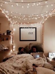 29 Bedroom Fairy Light Ideas From Vintage To Quirky Vintagebedroom Bedroomdesign Bedroomideas Home A Aesthetic Bedroom Dorm Room Decor Room Ideas Bedroom