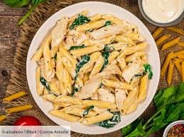 One Pot Pasta Poulet Epinards Chevre Recettes Recette Poulet Epinards Recette Epinards Frais Recette Epinards