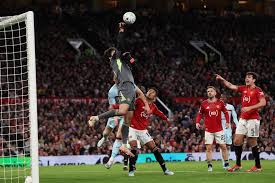 Ook dankzij sterke Senne Lammens: United wint van Brentford, al was het in het slot nog serieus bibberen