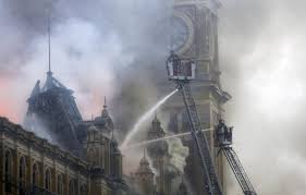 Foi feita em 1893 pelo artista norueguês edvard munch, que utilizou tinta a óleo, têmpera e giz pastel sobre cartão. Fotos As Imagens Do Incendio No Museu Da Lingua Portuguesa Em Sao Paulo El Pais