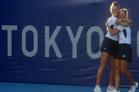 No saibro do foro italico, as duas superaram a dupla formada pela argentina nadia podoroska, semifinalista de simples de roland garros … V7hufyzraizu4m