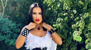 Oana zăvoranu nu o înghite pe soția lui pepe și nici nu ascunde lucrul acesta. De Ce Nu È™i DoreÈ™te Oana ZÄƒvoranu SÄƒ Adopte