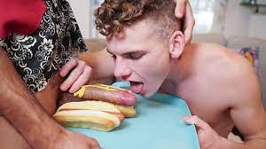 StepNephew Has A Thing For Big Hot Dogs And His New Stepuncle - FamilyDick  - RedTube
