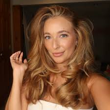 Hair stylists that specialize in blonde