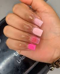 ð™µðš˜ðš•ðš•ðš˜ðš  ðšðš–ðšžðš•ðšŠðš—ðš'ðš' ðšðš˜ðš› ðš–ðš˜ðš›ðšŽ ðš™ðš'ðš—ðšœ In 2020 Short Square Acrylic Nails Short Acrylic Nails Designs Square Acrylic Nails Suzie transforms short bitten nails by mixing acrylic powders and creating an ombré fade acrylic fade.