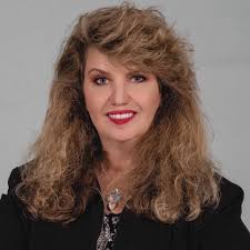 CONGRATS to Coach Kuehnel! NFHS Coach of the Year for Softball. He was  honored last night at The University of Oregon Autzen Stadium club level.  We are so proud of him ❤️