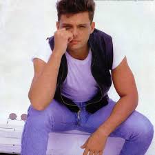 Luis miguel album aries, musica gratis. Luis Miguel On Instagram Aries 1993 Luismiguel Lmxlm Elsoldemexico Erestodoymuchomas 1993 Aries Elamordemivida Mexic Luis Miguel Vida Instagram