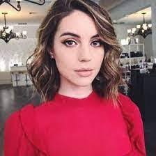 Monique Cantrell's Instagram, Twitter & Facebook