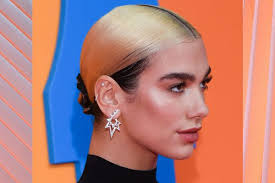 Auricular cartilage is located at the top of the ear, and it does not have blood vessels or nerve cells. The Complete Guide To Getting A Helix Piercing