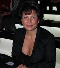 Sinclair remained silent for 10 years after the scandal. 29 Meilleures Idees Sur Anne Sinclair Anne Sinclair Sinclair Dominique Strauss Kahn