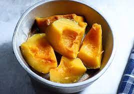 Perbedaannya kue bolu kemojo menggunakan labu manis, santan serta wijen. Resep Bolu Kemojo Labu Kuning Khas Palembang Lembutnya Nagih