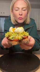 My favorite PCOS-friendly breakfast 🩵 #pcos #pcosawareness #pcosmealideas  #pcosdiet #pcosweightloss #pcosfighter #caloriedeficit #highprotein  #lowcalorie #healthyrecipes #weightloss #weightlosstips ...