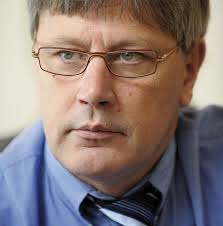 Custom made Mölnlycke® procedure trays create a calm work environment in a  busy operating theatre