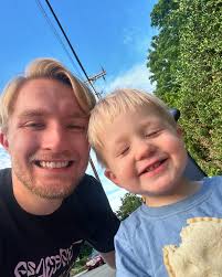 Keep your wife happy with some tickles lads! #husband #husbandlife  #husbandandwife