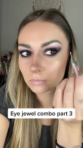 Perfect for triangle shaped shadow 💎♥️ #makeup #makeupartist  #makeuptutorial #eyejewelrymeaning #eyejewelry #rhinestonemakeup #eyeshadow  #eyeshadowlook