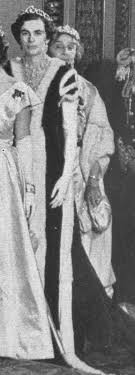 Lady Patricia Knatchbull Later 2nd Countess Mountbatten Of Burma Wearing A Diamond Tiara Looks Rather Similar To The Dia Diamond Tiara Tiara Diamond Necklace