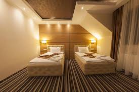 Rezerva online prin direct booking. Hotel Cetate Imparatul Romanilor Alba Iulia Compare Deals