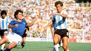 Sulla vicenda della vita privata di nicolò zaniolo irrompe anche caterina collovati. 16 Febbraio 1980 Il Primo Gol Azzurro Di Fulvio Collovati Almanacchi Azzurri Youtube