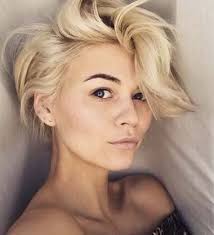 Grown Out Pixie With Texture And Body Messy Short Hair Short Hair Styles Longer Pixie Haircut