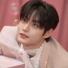 Pin di ken su jiwoong <3 nel 2025