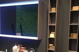 Mengenai kaca kamar mandi yang dapat menjadi sebuah inspirasi menarik yang dapat kamu coba. Cermin Backlit Cocok Dipasang Di Kamar Mandi Modern Halaman All Kompas Com