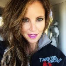 Carrie Strauss's Instagram, Twitter & Facebook