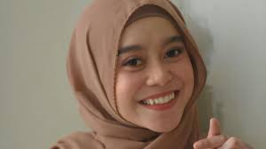 Portal informasi online yang mewartakan dunia muslimah indonesia. Ayah Lesti Kejora Jadi Art Awal Konflik Larissa Chou Dan Alvin Faiz