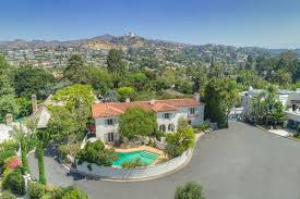 Hancock park is a neighborhood in the wilshire area of los angeles, california. The Complete Guide To Los Angeles Gated Communities Opulence La