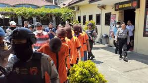 Lowongan kerja cleaning service (cs) syarat: Kumpulan Berita Berita Narkoba Madiun Terbaru Berita Narkoba Madiun Terkini Hari Ini Info Narkoba Madiun Madiunpos Com Terbaru Peredaran Narkoba Di Madiun Meningkat Saat Pandemi Kapolres Janji Akan Sikat Pemainnya Tanpa