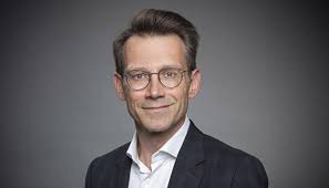 PwC versterkt adviespraktijk met AI-expert Edwin van Bommel