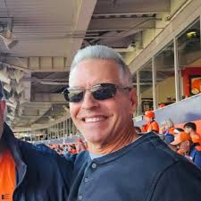 It's day 3 after losing my dog and I'm still crying. This sh*t sucks. Bad.  💔