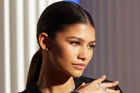 O vatrenom izdanju mlade glumice Zendaje svi pričaju