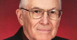Dr. Wakefield, longtime dentist, community leader, dies at age 90