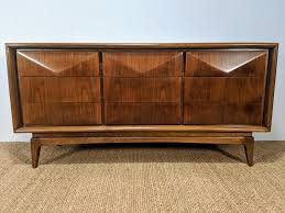Mid century modern walnut 3 dimensional diamond 9 drawer united dresser low dresser & upright. Mid Century Modern Diamond Front Walnut Triple Lowboy Dresser By United Epoch