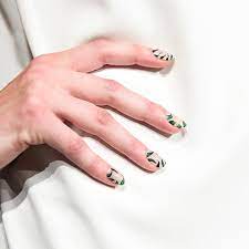 Ihre nägel verdienen eine gute behandlung. Gel Vs Shellac 5 Dinge Die Du Wissen Solltest The Treatment Files De