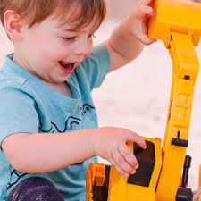 Over tired bubba fighting sleep so into bed with mum to try and soothe him  to sleep. In comes Pip, lays in between us, nice and close to Jasper,  allowed him to