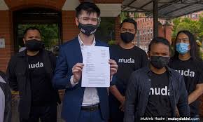 Final report from the watching the watchdog malaysian ge13 media monitoring project, a collaboration between the centre for independent journalism and the centre for the study of communications and. Malaysiakini