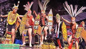Perayaan adalah suatu aktiviti yang disambut oleh sesebuah perayaan ini disambut oleh masyarakat dayak di sarawak pada 1 hb jun setiap tahun. Sarawak Gawai Festival Menyaksikan Semangat Dan Semangat Peristiwa Tempatan Malaysia Tempatan