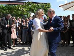 Wie die knicks rj barrett das leben schwer machen! Kneissl Knicks Auf Ihrer Hochzeit Sorgt Fur Aufsehen Sn At