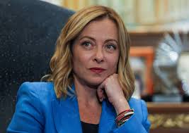 Prohibido enfermarse”: el insólito decreto de un alcalde italiano para  denunciar la crisis sanitaria