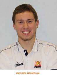 Absolwenci Niepublicznego Liceum Ogólnokształcącego SMS PZKosz Władysławowo  2013