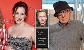 Dylan farrow, hija adoptiva de mia farrow y woody allen, concedió una entrevista a la cadena estadounidense cbs para hablar, por primera vez ante las cámaras, sobre las acusaciones formuladas hace 25 años por la actriz, cuando la entonces niña de siete años le reveló que su padrastro. Dylan Farrow Says Publishing Her Father Woody Allens Memoir Is An Utter Betrayal Of Brother Ronan Daily Mail Online