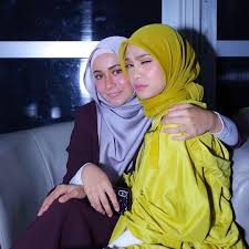 Ini lah penyanyi lagu untuk ost sha dan shah, amira othman yang merupakan bekas pelajar af3. Nabila Razali Nadia Amira Othman Atau Lebih Dikenali Facebook