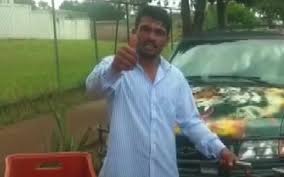 Lázaro báez se defiende en facebook. Em Video Lazaro Barbosa Agradeceu Ajuda Para Compra De Bicicleta