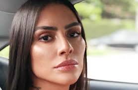 Cleo pires ayrosa galvão, conhecida apenas como cleo, é uma atriz e cantora brasileira. De Lingerie Branca Cleo Pires Leva Fas A Loucura