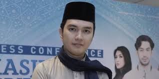 Aldi taher memberi dukungan semangat untuk anak bungsu presiden jokowi tersebut. Aldi Taher Merasa Senang Sang Calon Istri Langsung Dekat Dengan Anak Anaknya Kapanlagi Com