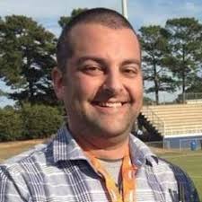 Calvin Ashley, Mike Horton practicing at multiple spots