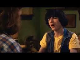 Beso De Mike Y Once Stranger Things 3 Stranger Things Wallpaper Stranger Things Mike Stranger Things Netflix