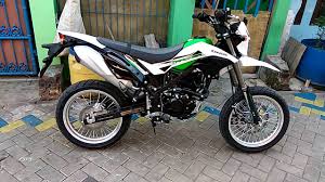 The rest use waste parts of copotan take special trail engine (se) and enduro, said rachmat lery rizki. Modifikasi Kawasaki D Tracker 150 Se Gaulotomotif